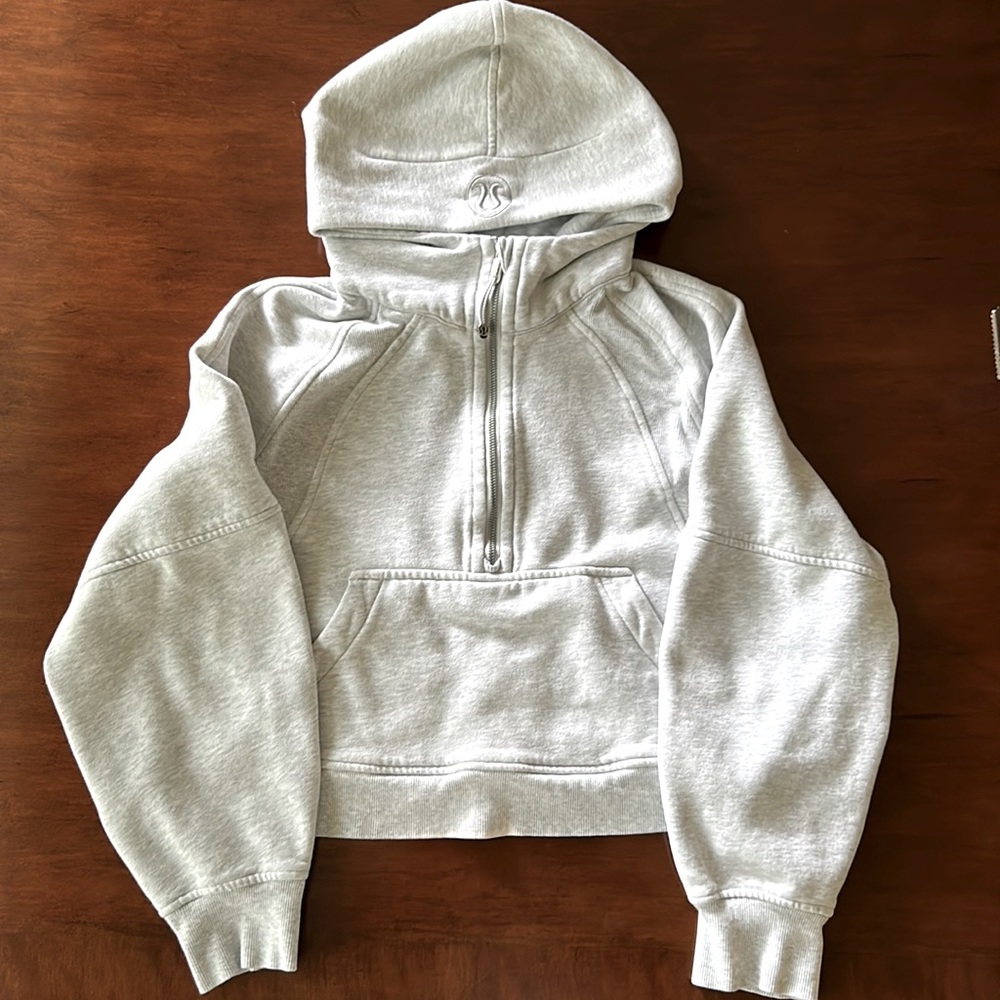 Lululemon Scuba Half Zip M/L cropped